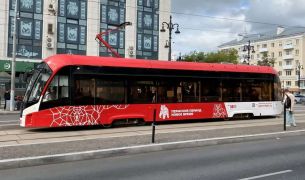 В Пермь поставили еще два новых трамвая «Львенок» 