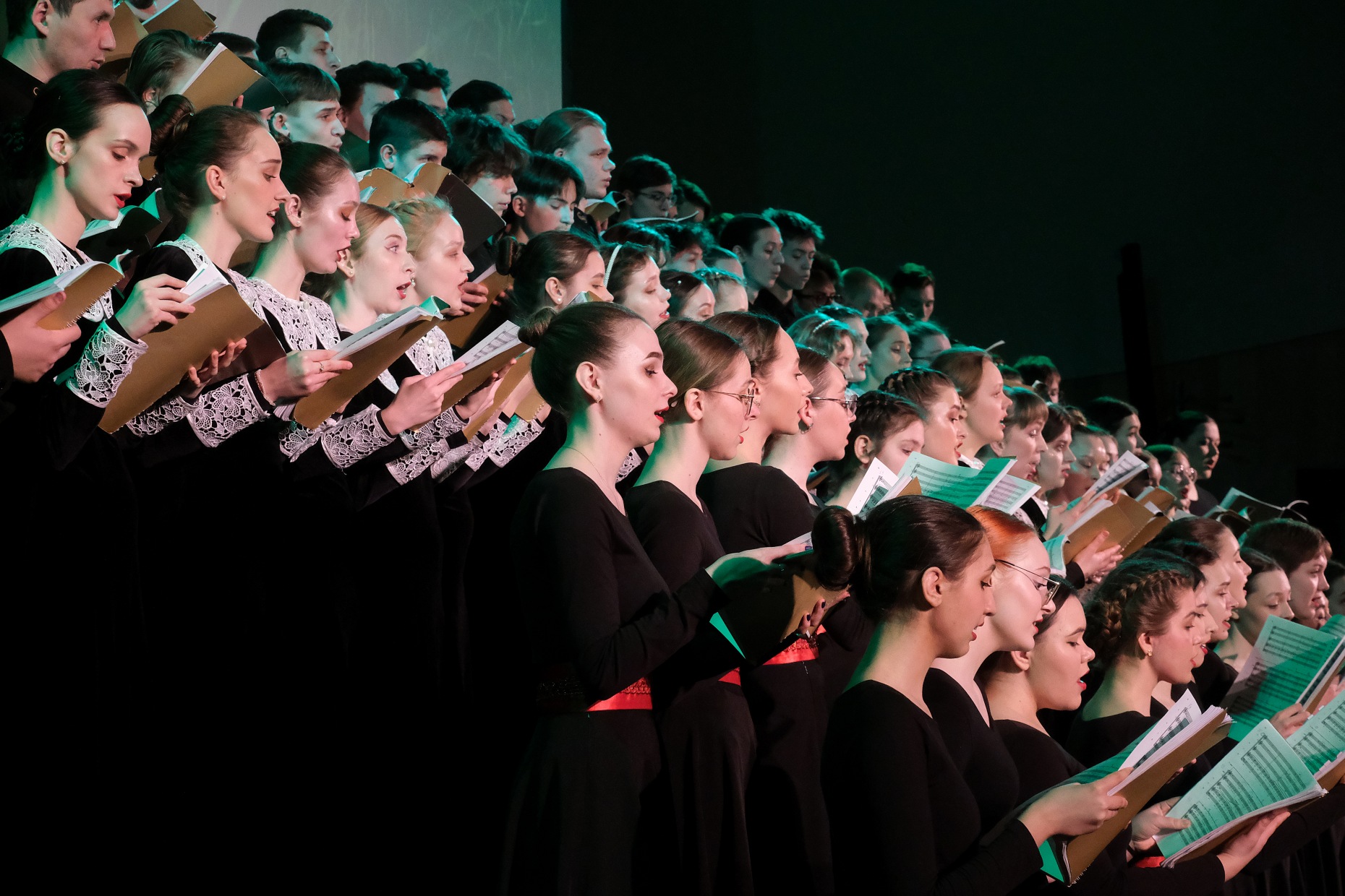 В Перми состоялась премьера симфонии-действа Валерия Гаврилина «Перезвоны»