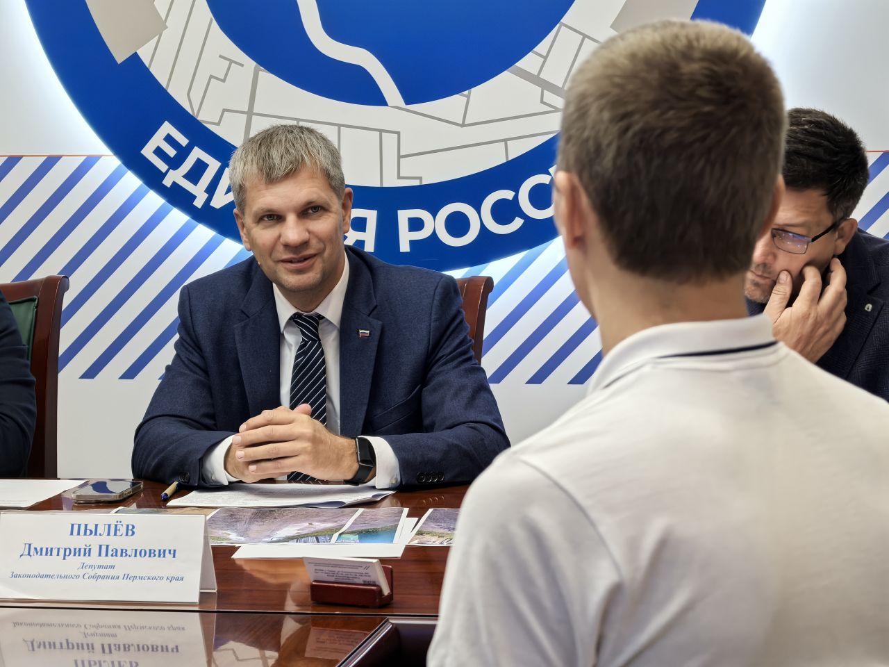 Депутат Заксобрания Дмитрий Пылев: «Чтобы молодежь училась в Пермском крае, получала востребованные профессии и оставалась здесь жить и работать – это одна из ключевых задач Народной программы «Единой России». Фото: региональное отделение партии «Единая Россия»