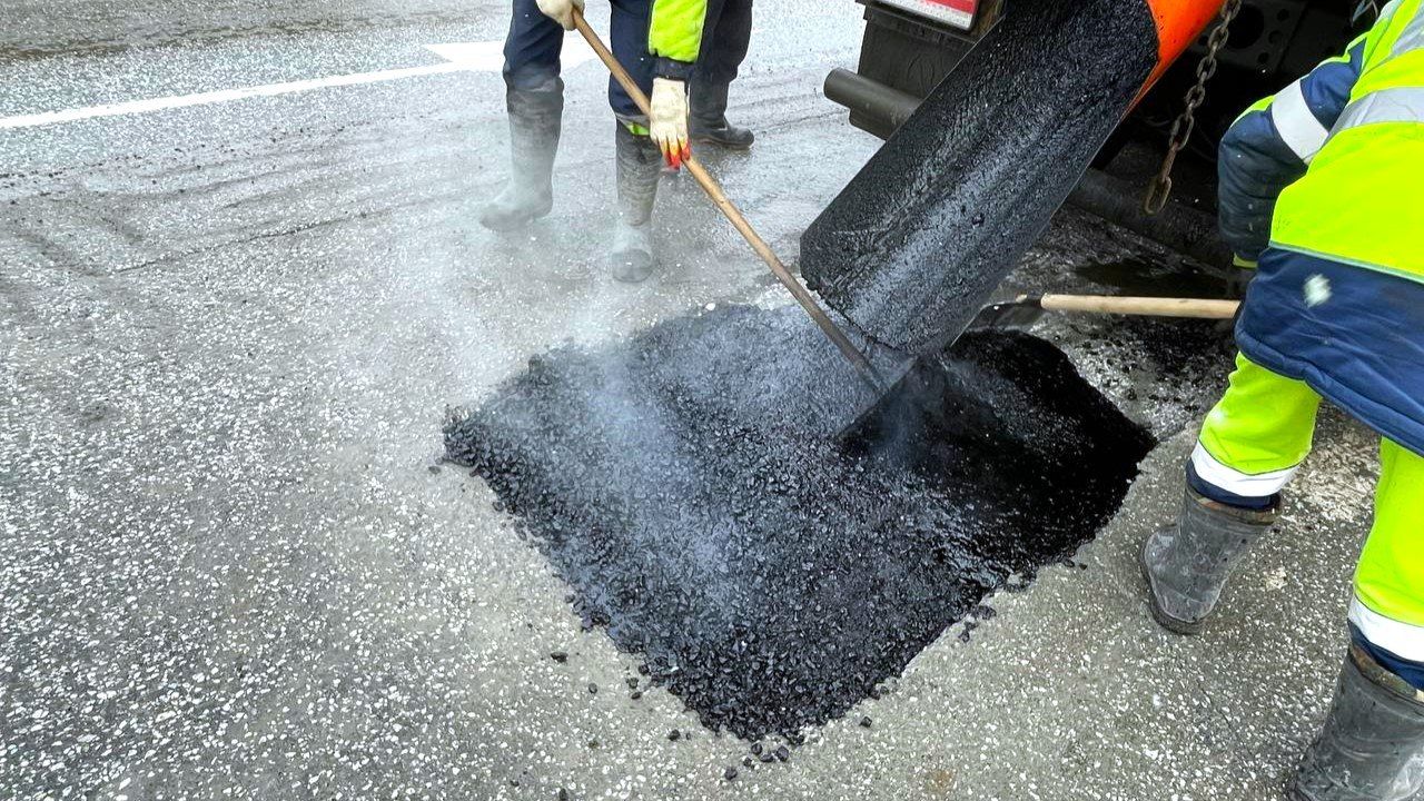 ​В Перми начался ямочный ремонт дорог литым асфальтобетоном