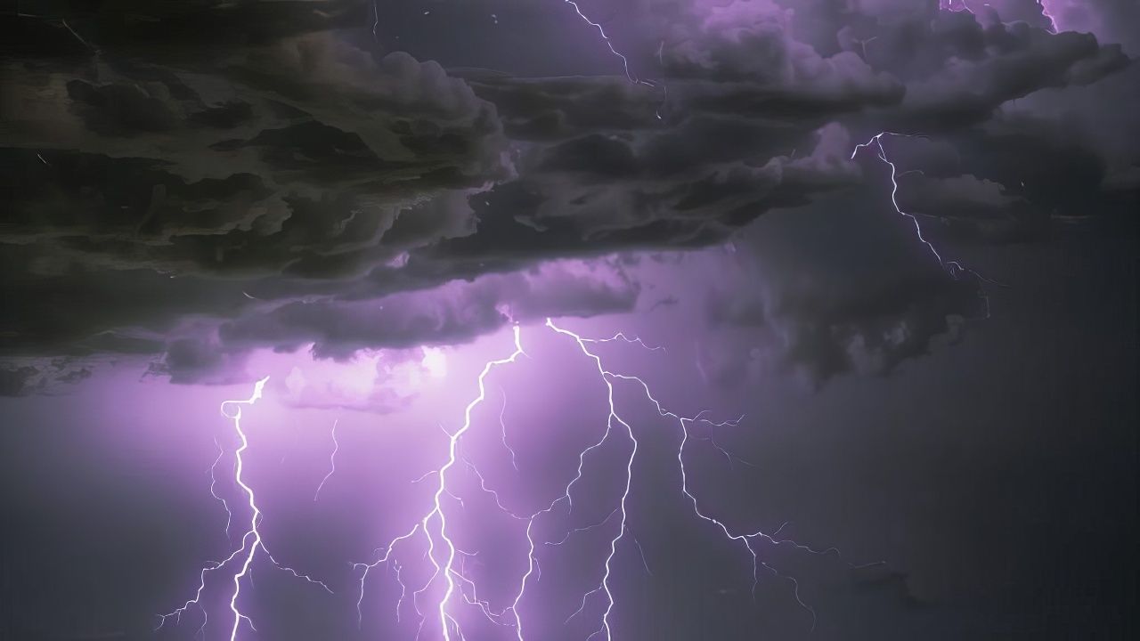 В Перми минувшей ночью прошла самая сильная гроза за три года 