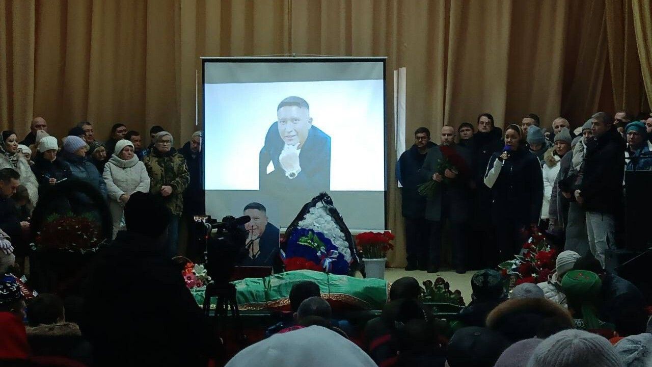 Прощание с погибшими при крушении вертолета прошло в Бардымском округе