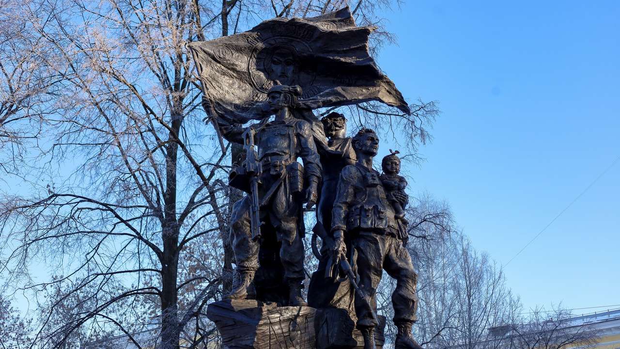В краевой столице появился монумент воинам СВО 