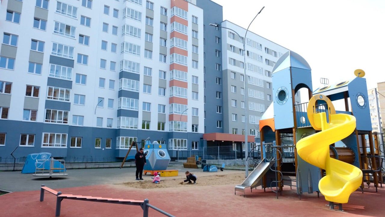 В Перми более 600 человек переезжают в новый дом из аварийного жилья