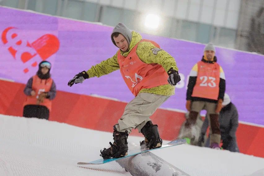 На Фестивале зимних видов спорта в Перми выявили лучших сноубордистов-джибберов региона