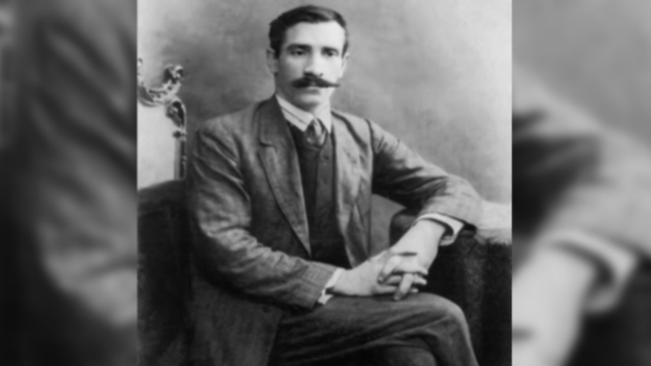 Дорогами мечты: Александр Грин прожил в Петербурге пятнадцать лет, успев стать завсегдатаем богемы и устроителем шутовской свадьбы на сто гостей