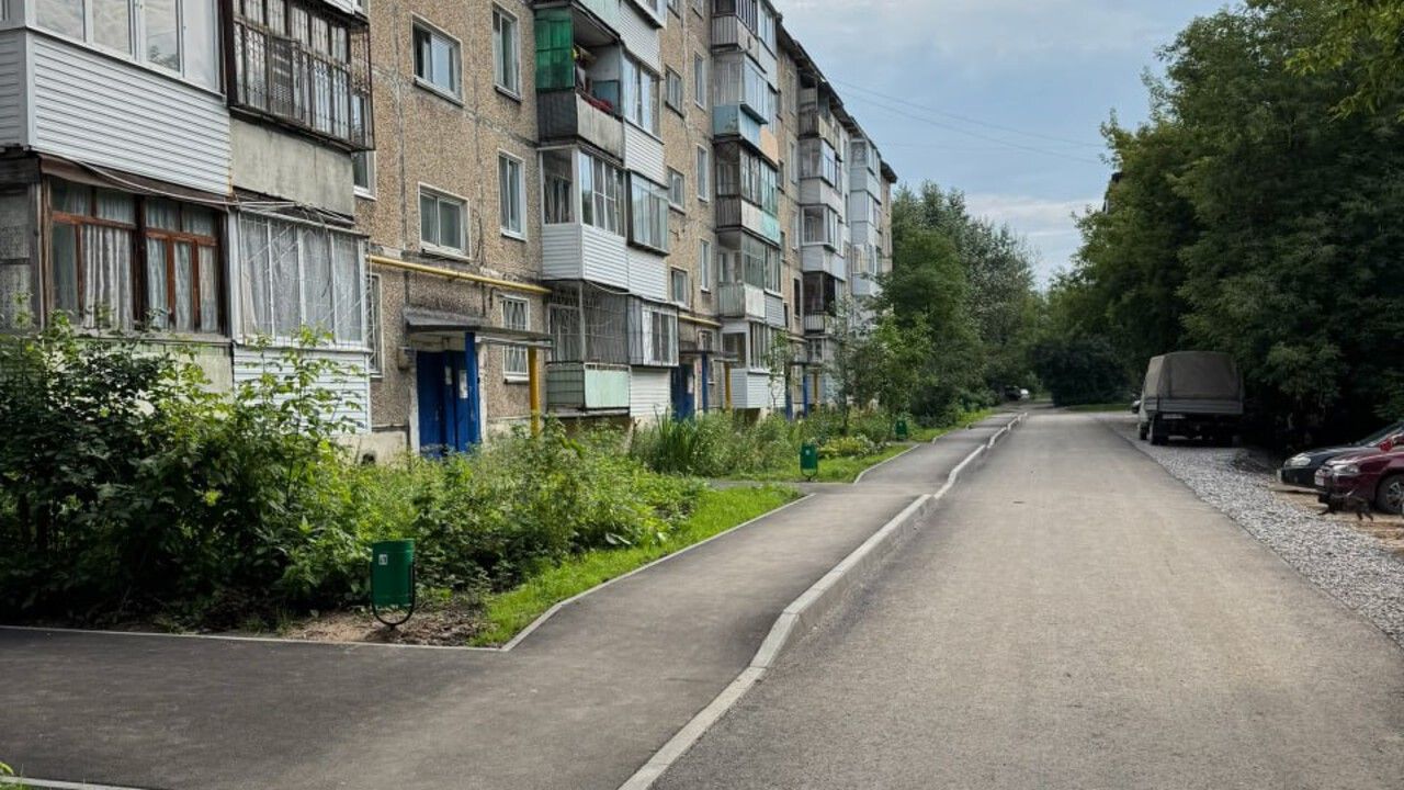 Двор на ул. Ласьвинская, 72 не видел ремонта с момента постройки дома.Фото: пресс-служба Пермской городской думы