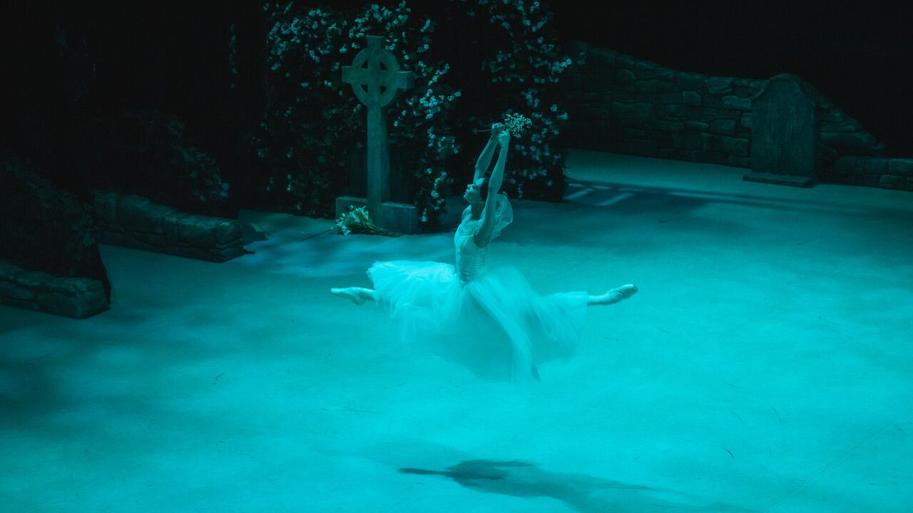 Прима-балерина Булган Рэнцэндорж: «Мама видела мою судьбу!…»