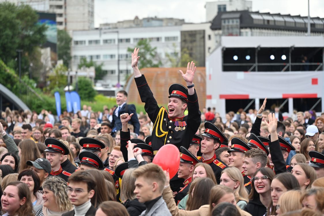 ​Краевой бал выпускников пройдет 27 июня на набережной Камы в Перми