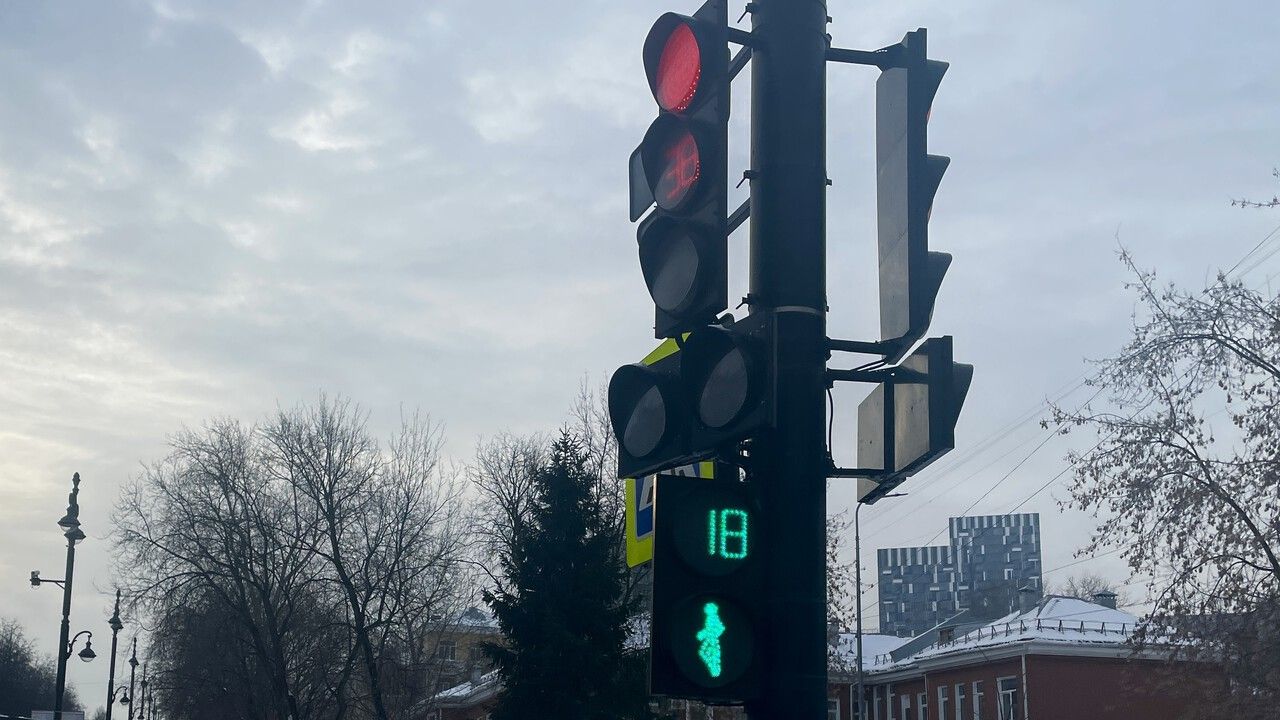 ​В Перми появились светофоры, которые сами «видят» пешеходов и автоматически включают зеленый свет