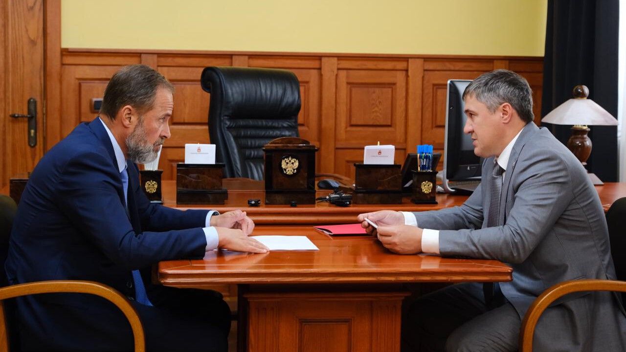 ​Развитие Прикамья и реализацию крупных инфраструктурных проектов обсудили Дмитрий Махонин и Игорь Комаров