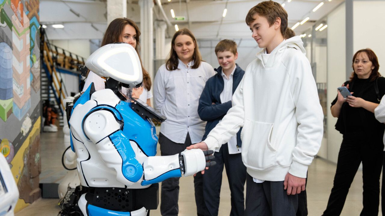 ​За десять лет Promobot из Перми превратился из гаражного стартапа в разработчика десятка моделей роботов