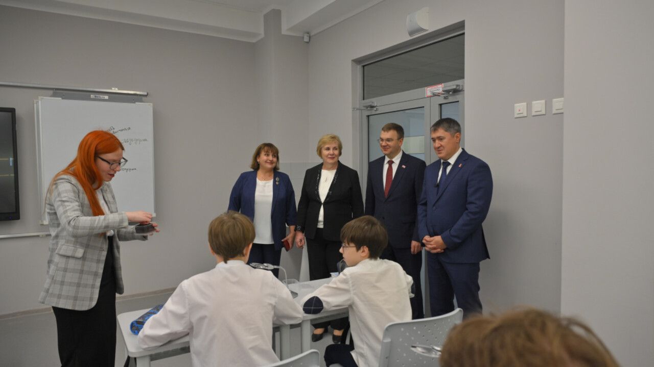 ​Обновленную школу №146 в День математика посетил губернатор Прикамья