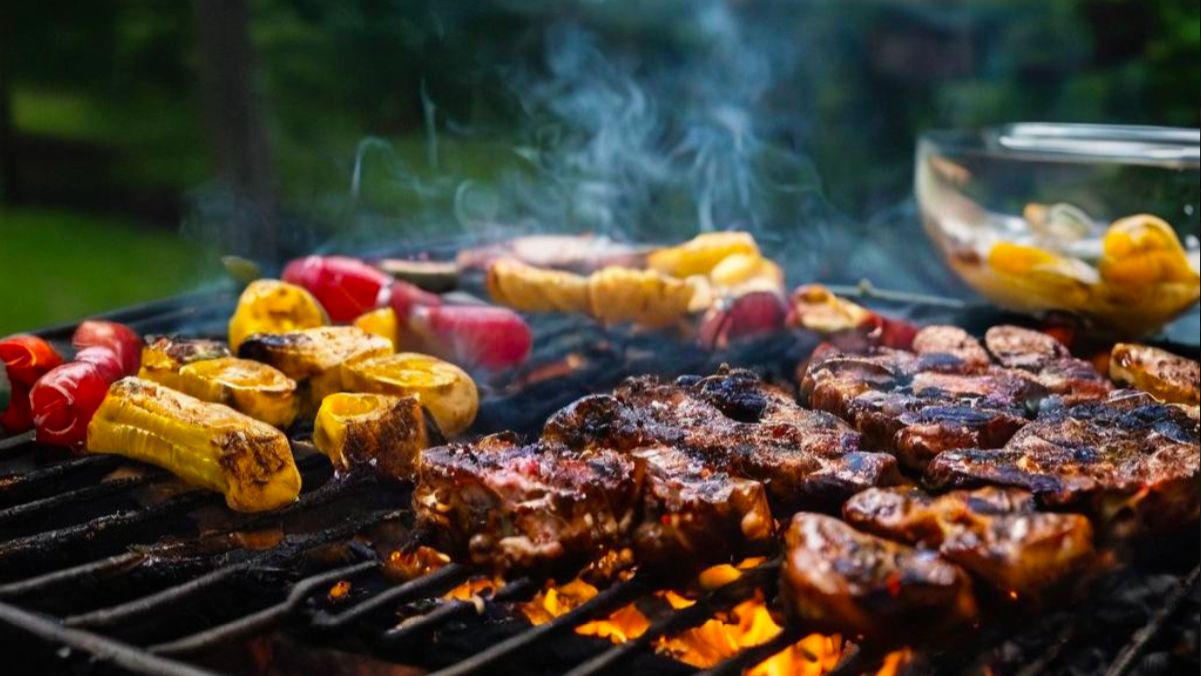 На шашлыки — по правилам: будьте осторожны с главным блюдом Первомая