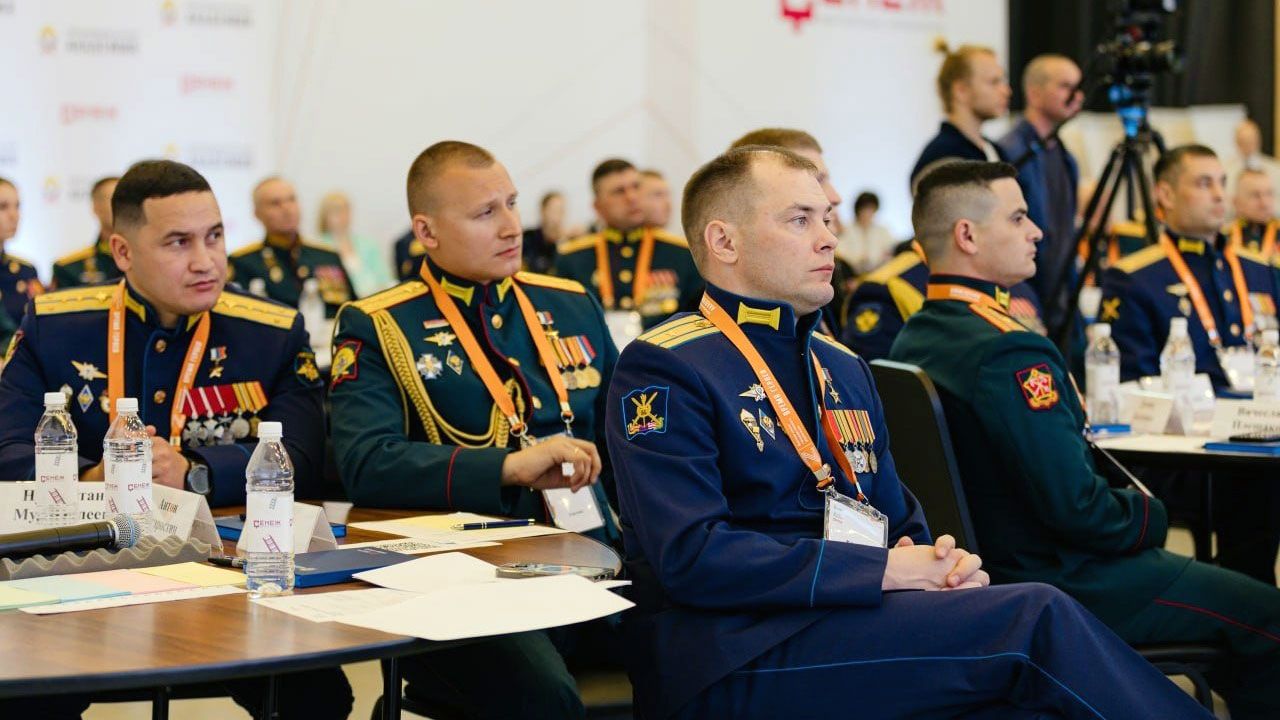 Участники СВО из Прикамья завершили обучение по президентской программе «Время героев»