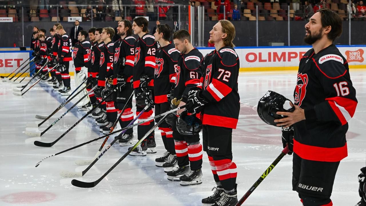 «Молот» уступил «Омским Крыльям»