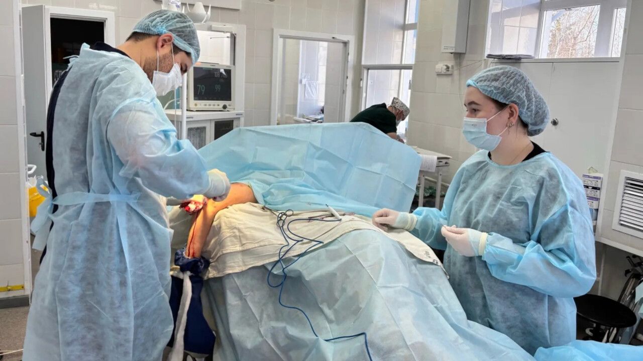 Врачи Больницы Архангела Михаила сохранили ногу бойцу СВО после тяжелого ранения