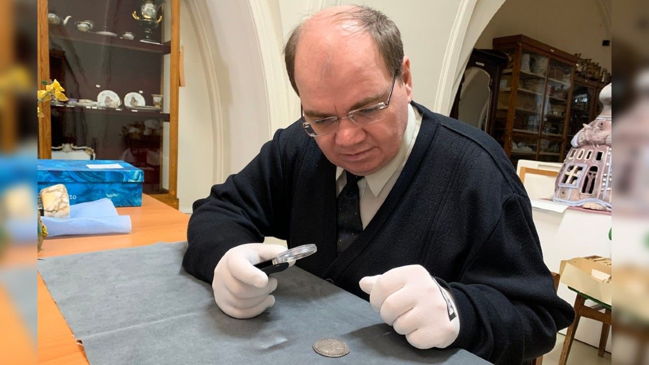 Пермская галерея готовится показать пермякам уникальную коллекцию монет