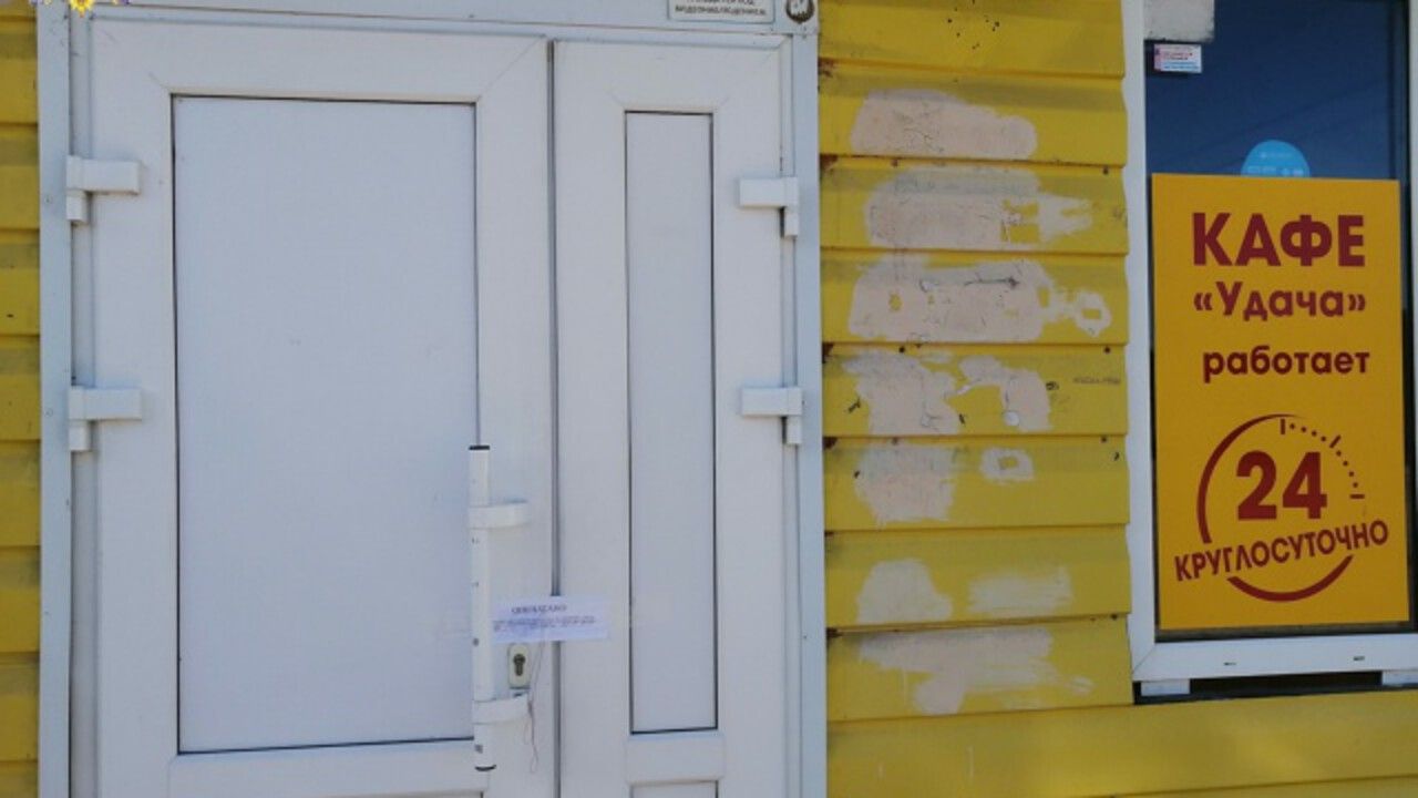 В Добрянке судебные приставы опечатали два придорожных кафе за нарушение санитарных норм