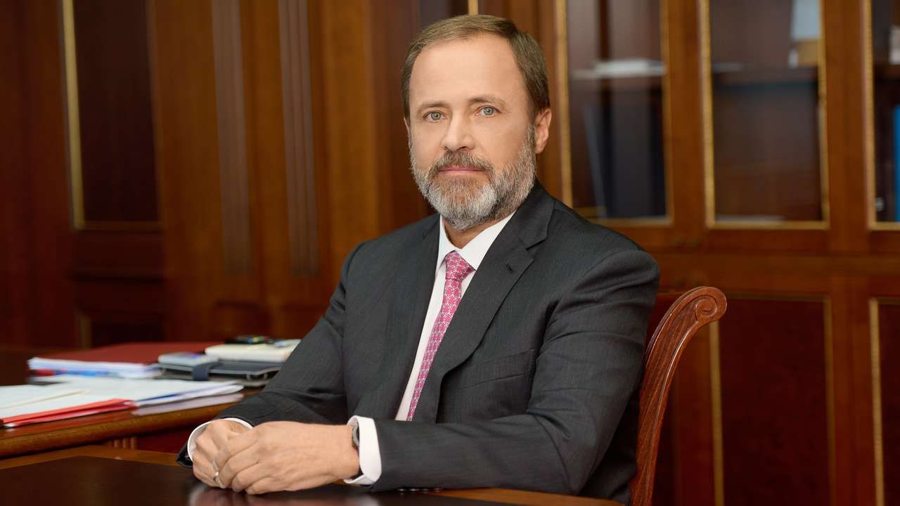 Поздравление полномочного представителя Президента РФ в ПФО Игоря Комарова с Днем защитника Отечества