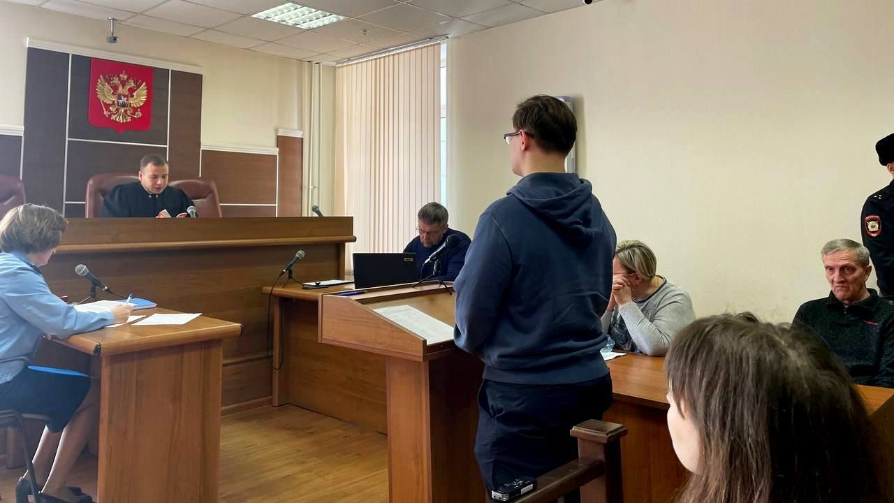 ​«Занимала деньги у всех». В суде по делу Ирины Шатовой выступил брат бывшего мужа