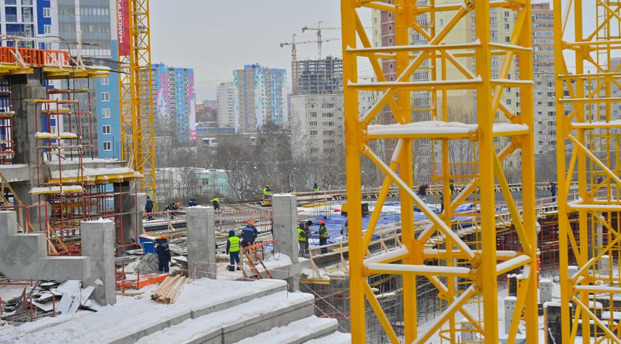 На многофункциональной арене в районе ДКЖ Перми устанавливают трибуны