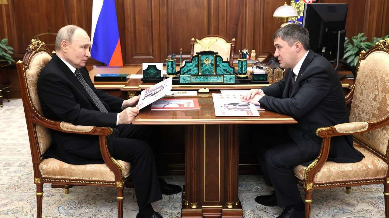 Владимир Путин провел рабочую встречу с Дмитрием Махониным