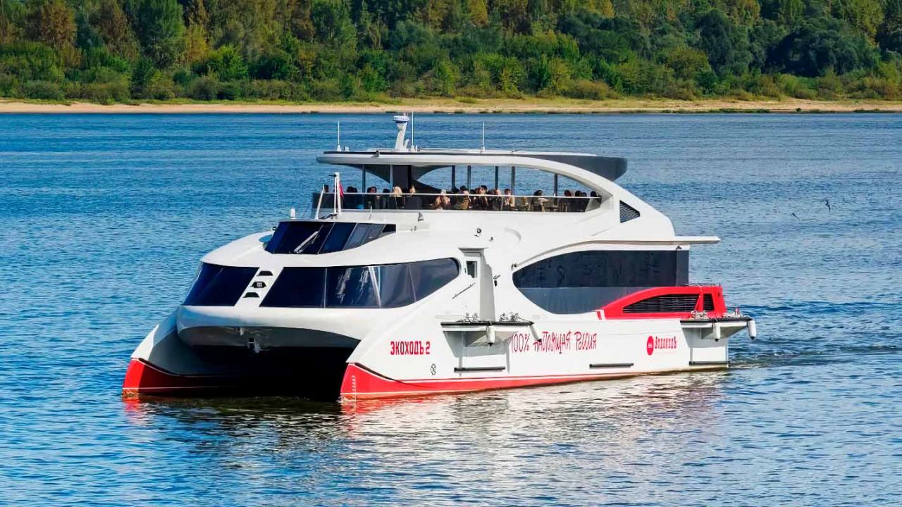 В ближайшие дни ожидается прибытие электрокатамарана, который будет курсировать между Пермью и Закамском 