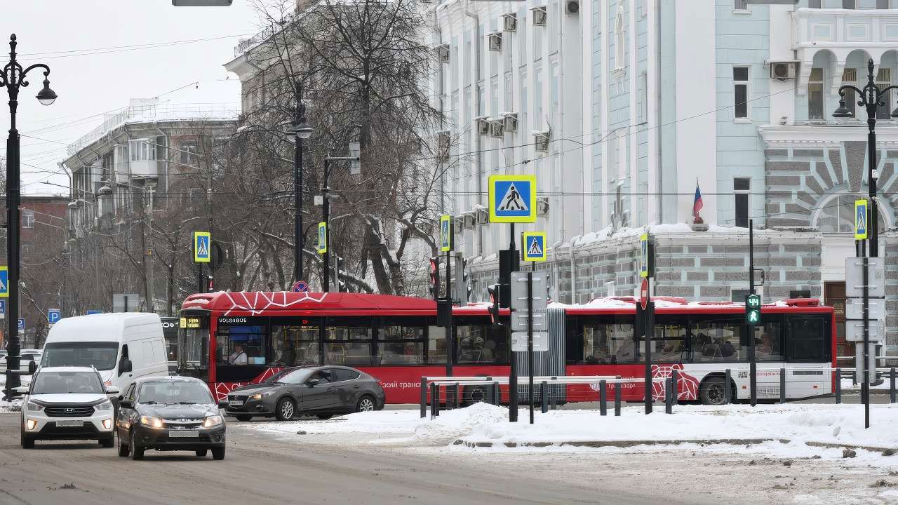 На маршруты в Перми вышли автобусы особо большого класса