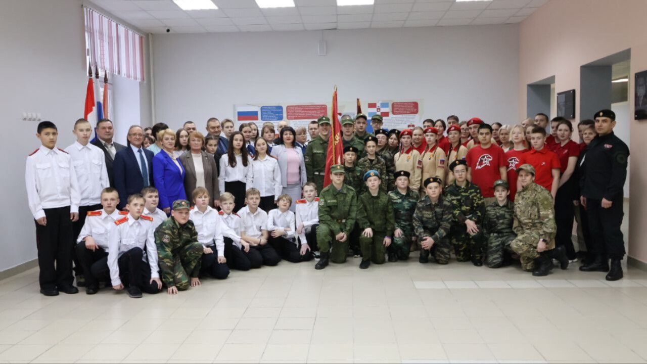 ​Копию Знамени 62-ой Гвардейской Молотовской танковой бригады принял Красновишерский округ