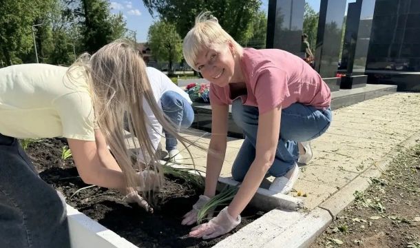 ​«Единая Россия» помогла благоустроить территорию у монумента Неизвестному солдату в селе Уинское