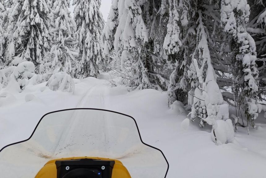 Группа туристов на снегоходах пропала в Красновишерском округе