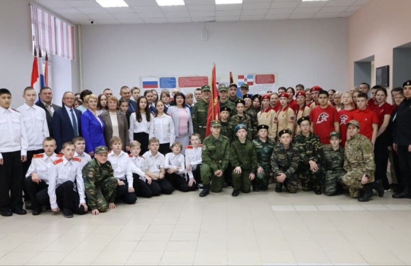 ​Копию Знамени 62-ой Гвардейской Молотовской танковой бригады принял Красновишерский округ