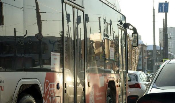 ​Расписание нескольких маршрутов общественного транспорта меняется в Перми