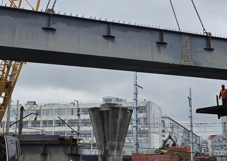 На путепроводе у «Мориона» начался монтаж пролетов 