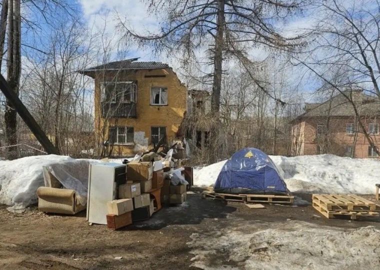 ​По решению суда пермский пенсионер Александр Иванов, поселившийся в палатке, получит жилое помещение