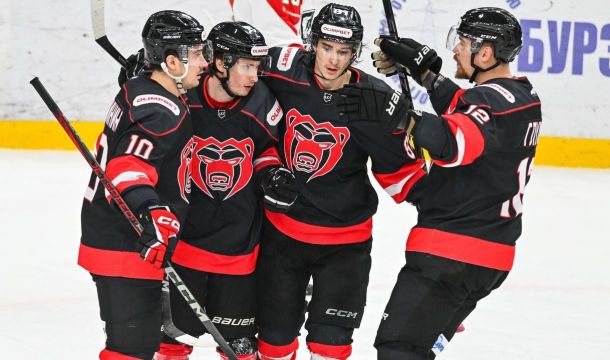 «Молот» переиграл «Челны»