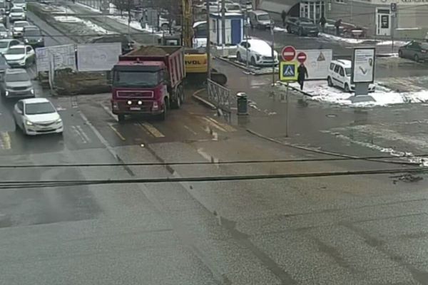 ​На перекрестке Попова и Луначарского в Перми временно изменена схема движения