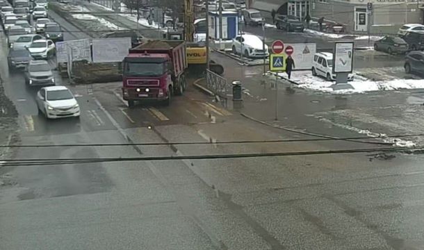 ​На перекрестке Попова и Луначарского в Перми временно изменена схема движения