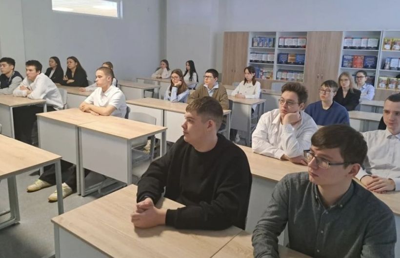 Школьникам Прикамья рассказали на «Разговорах о важном» о Герое России из Кизела 