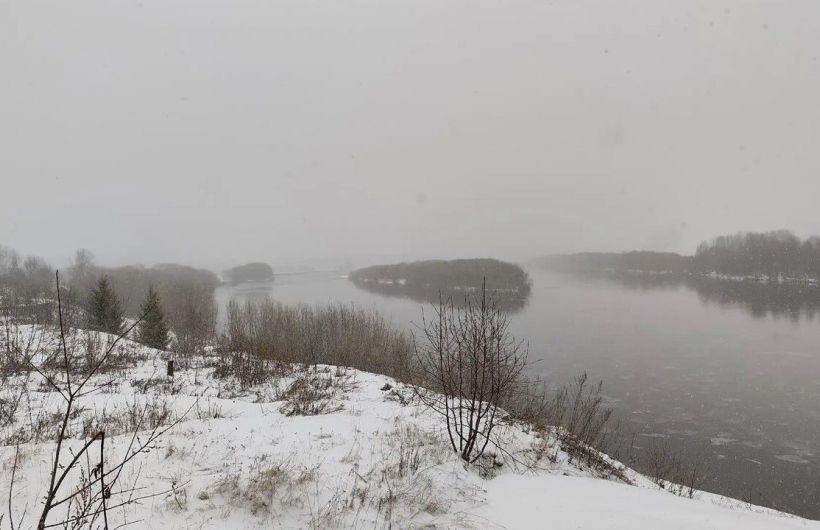 Поиски пропавших рыбаков ведутся на Вишере