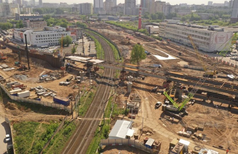На шоссе Космонавтов в Перми продолжается строительство нового путепровода