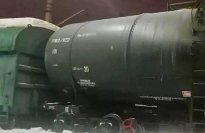 ​Три вагона грузового поезда сошли с рельсов в Пермском крае